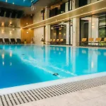 Aparthotel Omega Premium 4*