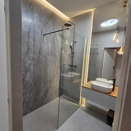 Aparthotel Omega Premium 4*